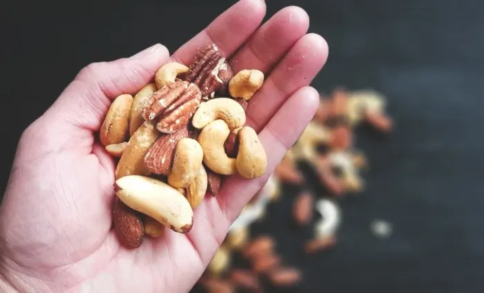 مصرف روزانه بیش از 11.7 گرم آجیل خطر اختلال شناختی را کاهش می‌دهد